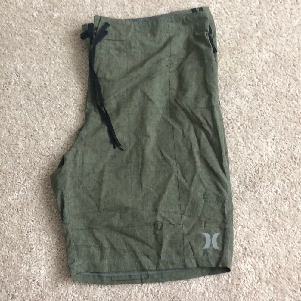 NWOT men’s Hurley board shorts